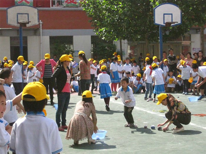 育才双语小学春季家校联谊运动会