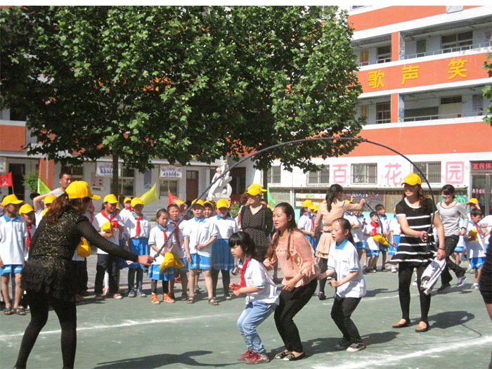 育才双语小学春季家校联谊运动会