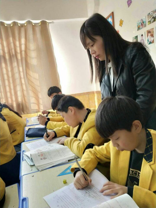 育才双语小学高年级数学组听评课活动