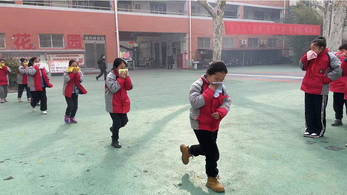 消防在心中，安全伴我行——民权县育才小学消防安全演练