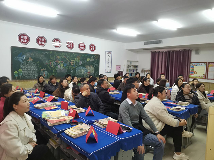 为爱相约   同心育人 ----民权县育才小学家长会报道