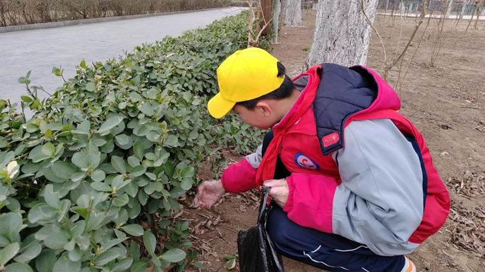 志愿学雷锋 环保我先行 ——民权县育才小学雷锋日纪实活动