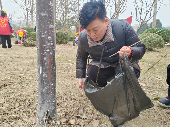 志愿学雷锋 环保我先行 ——民权县育才小学雷锋日纪实活动