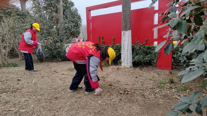 志愿学雷锋 环保我先行 ——民权县育才小学雷锋日纪实活动