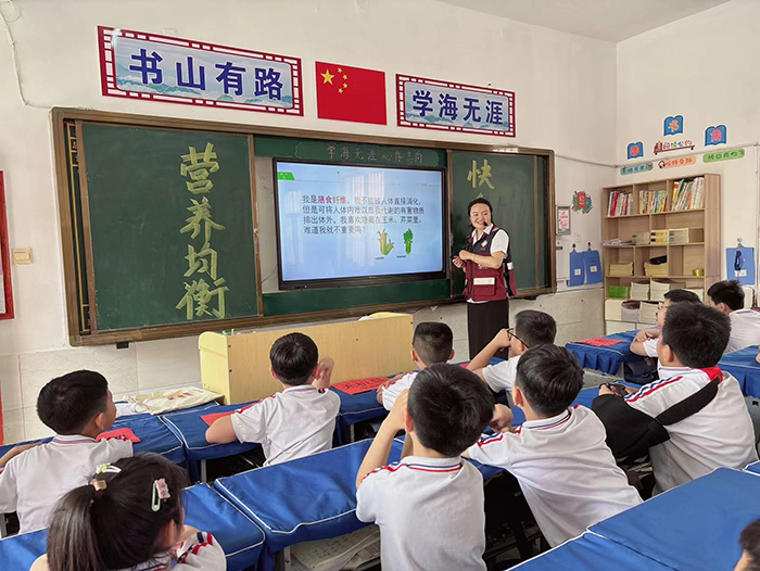 奶豆添营养  少油更健康－－民权县育才小学“5·20中国学生营养日”