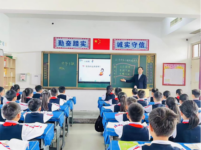 聆听语文之声 品鉴教学之美 ——民权县育才小学语文组听评课活动